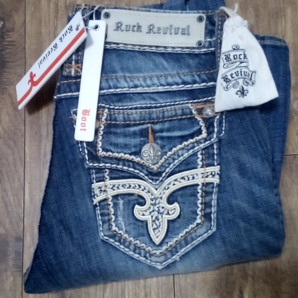 Rock Revival NWT 26 Tricia DEADSTOCK Circa 2014 Embellished Flap Pockets Bootcut